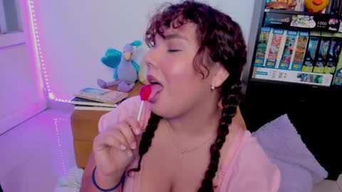 valen_smile_ online show from February 11, 2025, 2:35 am