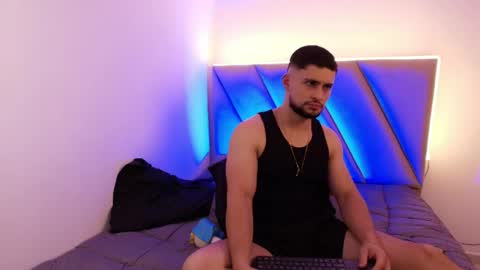 valenssio_moretti online show from May 20, 2026, 2:29 am