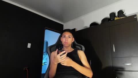 Snapshot of valenteaurum chatting on November 14, 2025, 7:01 pm valentean online show from November 14, 2025, 7:01 pm