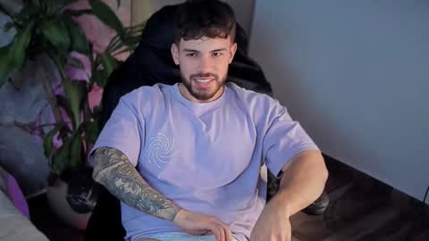 Snapshot of valenthinoking chatting on September 8, 2025, 11:59 pm valenthinoking online show from September 8, 2025, 11:59 pm