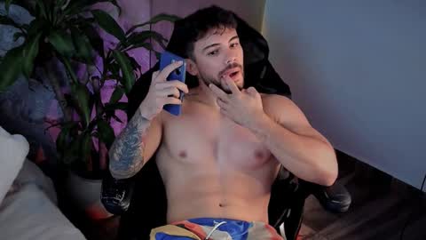 Snapshot of valenthinoking chatting on September 16, 2025, 11:50 pm valenthinoking online show from September 16, 2025, 11:50 pm