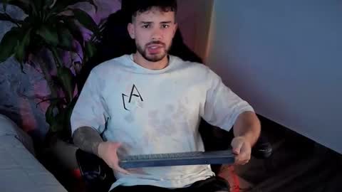 Snapshot of valenthinoking chatting on September 23, 2025, 1:08 am valenthinoking online show from September 23, 2025, 1:08 am