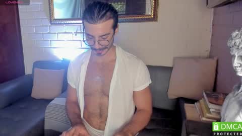 valentin_hoffman online show from October 1, 2025, 12:00 pm