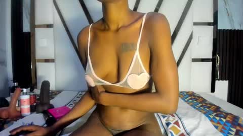Snapshot of valentina_eboni chatting on June 11, 2026, 1:49 am Sharon online show from June 11, 2026, 1:49 am