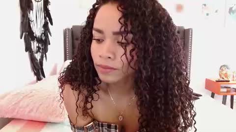 Snapshot of valentina_ferrer0 chatting on July 26, 2026, 7:32 pm Valen Ferrer online show from July 26, 2026, 7:32 pm