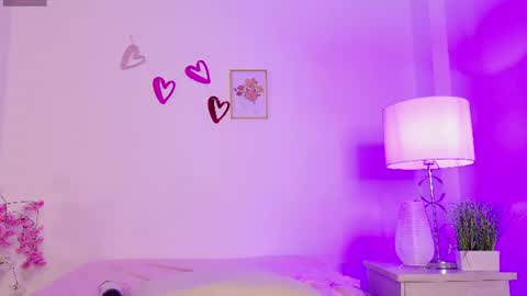 Snapshot of valentina_king18 chatting on June 10, 2026, 11:35 pm VALENTINA online show from June 10, 2026, 11:35 pm