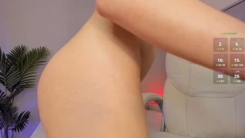 Snapshot of valentina_m17 chatting on February 9, 2025, 1:00 am VALENTINA online show from February 9, 2025, 1:00 am