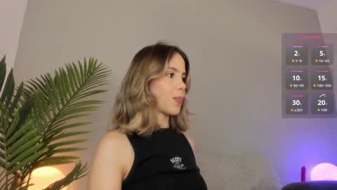 Snapshot of valentina_m17 chatting on September 27, 2025, 1:54 am VALENTINA online show from September 27, 2025, 1:54 am