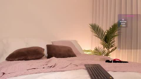 Snapshot of valentina_m17 chatting on November 28, 2025, 12:13 am VALENTINA online show from November 28, 2025, 12:13 am