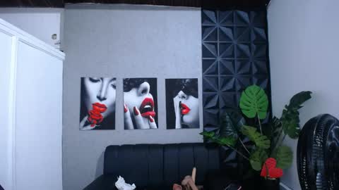 Snapshot of valentina_mature chatting on June 6, 2026, 12:38 am Valentina online show from June 6, 2026, 12:38 am