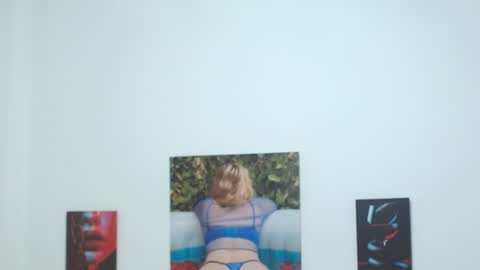 Snapshot of valentina_mature chatting on July 23, 2026, 11:35 pm Valentina online show from July 23, 2026, 11:35 pm