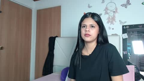 valentina  online show from May 3, 2026, 3:01 am