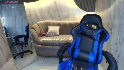 Snapshot of valentina_r_ chatting on November 30, 2025, 3:21 am Valentina online show from November 30, 2025, 3:21 am