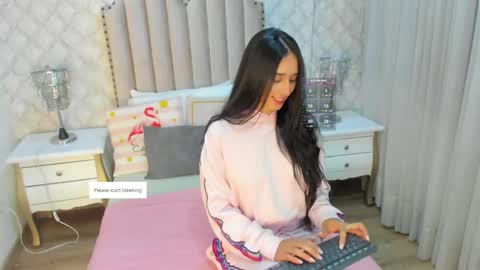 Valentina  online show from April 11, 2026, 2:27 am