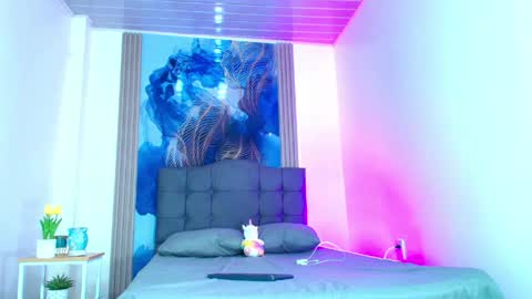 valentina_y_sneiderr online show from April 26, 2026, 3:26 am