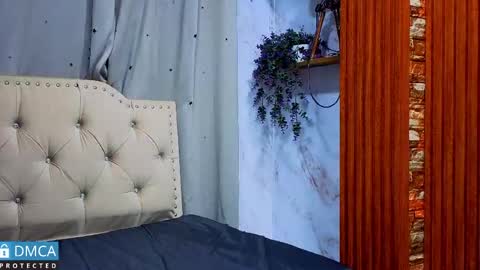 valentinaa_07 online show from April 28, 2026, 2:38 am