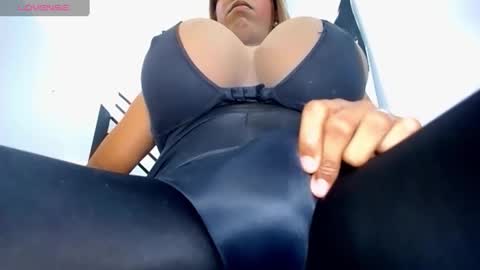 valentinabigcock23 online show from September 18, 2025, 2:57 am