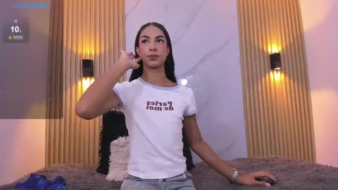 valentinaliux_ online show from April 26, 2026, 11:30 am