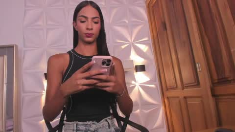 Snapshot of valentinaliux_ chatting on May 21, 2026, 11:50 am valentinaliux_ online show from May 21, 2026, 11:50 am
