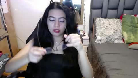 valentinasmith18 online show from February 3, 2026, 8:14 pm