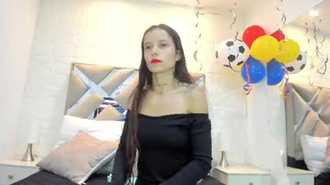 Snapshot of valentinasu_ chatting on June 18, 2026, 11:58 am VALENTINA online show from June 18, 2026, 11:58 am