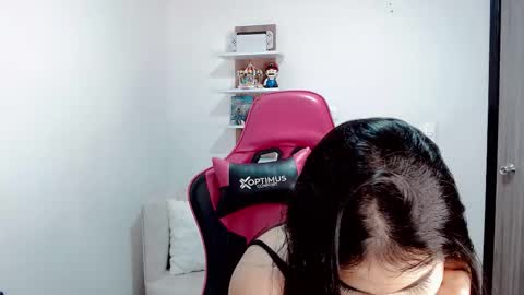 Valentina  online show from November 6, 2025, 12:55 am