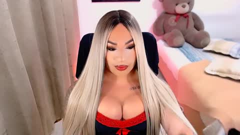 Snapshot of valentinaxqueen chatting on February 20, 2025, 10:26 pm online show from February 20, 2025, 10:26 pm