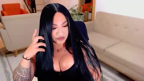Snapshot of valentinaxqueen chatting on November 15, 2025, 9:54 pm online show from November 15, 2025, 9:54 pm