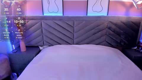 Mia  online show from September 13, 2025, 7:46 pm