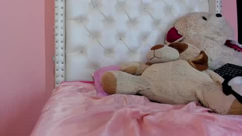 Snapshot of valentinee_xo chatting on July 14, 2026, 10:54 am valentinee_xo online show from July 14, 2026, 10:54 am
