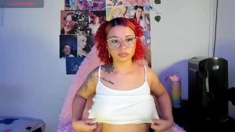 Snapshot of valentinna_5 chatting on December 13, 2024, 6:49 pm Danielle Please help me to reach 300 thumbs up online show from December 13, 2024, 6:49 pm