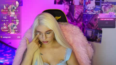 Snapshot of valentinna_5 chatting on February 2, 2025, 11:21 pm Danielle Please help me to reach 300 thumbs up online show from February 2, 2025, 11:21 pm