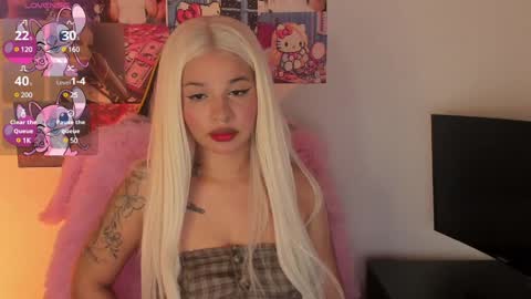 Snapshot of valentinna_5 chatting on February 6, 2025, 2:58 pm Danielle Please help me to reach 300 thumbs up online show from February 6, 2025, 2:58 pm