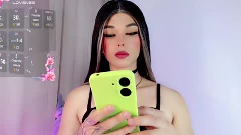 Snapshot of valentinne_marian chatting on January 22, 2025, 11:34 am Marian online show from January 22, 2025, 11:34 am