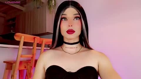 Snapshot of valentinne_marian chatting on February 26, 2025, 8:48 am Marian online show from February 26, 2025, 8:48 am