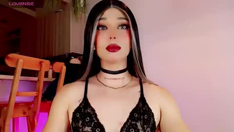 Snapshot of valentinne_marian chatting on February 28, 2025, 9:25 am Marian online show from February 28, 2025, 9:25 am