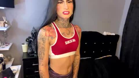 valentino_bs online show from February 1, 2026, 4:49 pm