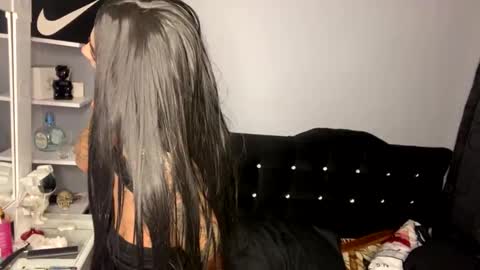 valentino_bs online show from February 10, 2026, 5:50 pm