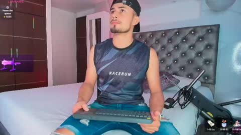 Snapshot of valentinos_ chatting on May 15, 2026, 9:11 pm Valentinos online show from May 15, 2026, 9:11 pm