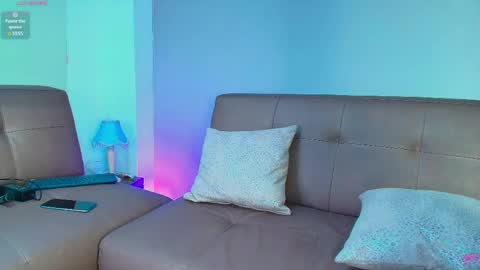 Snapshot of valentinos_ chatting on May 28, 2026, 8:50 pm Valentinos online show from May 28, 2026, 8:50 pm