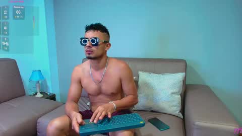 Snapshot of valentinos_ chatting on May 31, 2026, 3:08 pm Valentinos online show from May 31, 2026, 3:08 pm