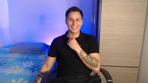 VALENTINO online show from October 31, 2025, 9:27 pm