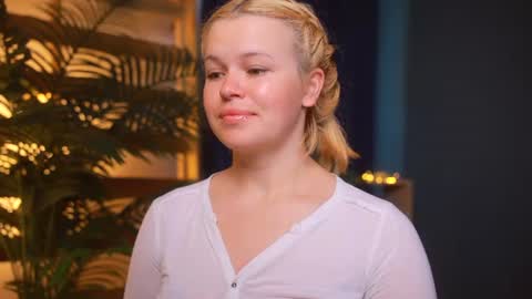 valeri______ online show from June 19, 2026, 7:34 am