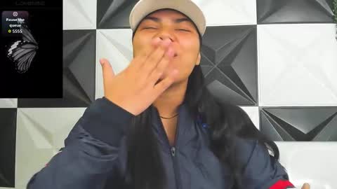 valeri_harpers4 online show from February 20, 2026, 1:24 am