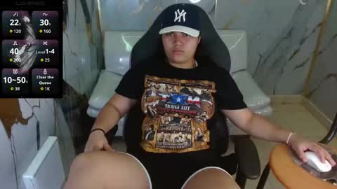 valeri_harpers4 online show from April 29, 2026, 2:43 pm