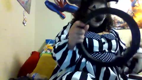 Valeria online show from November 1, 2025, 4:58 am