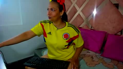 valeria_gil_ online show from June 23, 2026, 4:16 pm