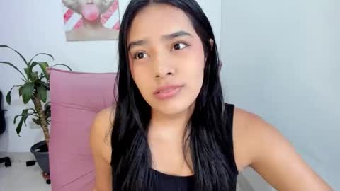 valeria_miller69 online show from September 29, 2025, 1:38 pm