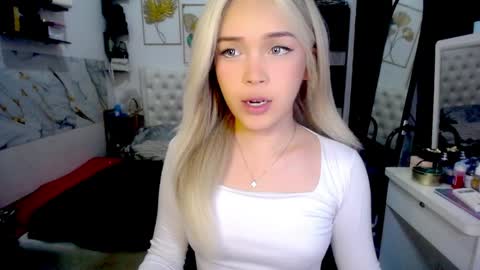 Snapshot of valeria_nikia chatting on May 15, 2026, 11:28 am VALERIA online show from May 15, 2026, 11:28 am