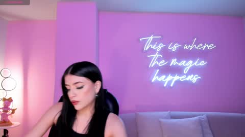 Snapshot of valeriariverax chatting on January 19, 2025, 3:29 am Valeria online show from January 19, 2025, 3:29 am